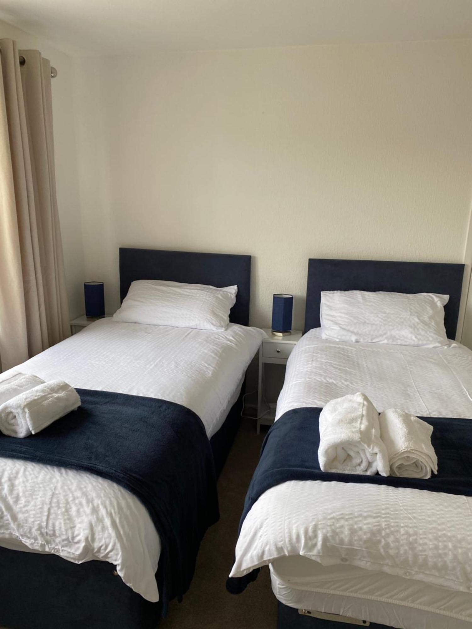 Spacious 2 Bed Village Flat Sleeps 4/6 Appartamento